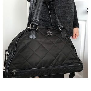Lululemon Athletica diamond quilted OM bag